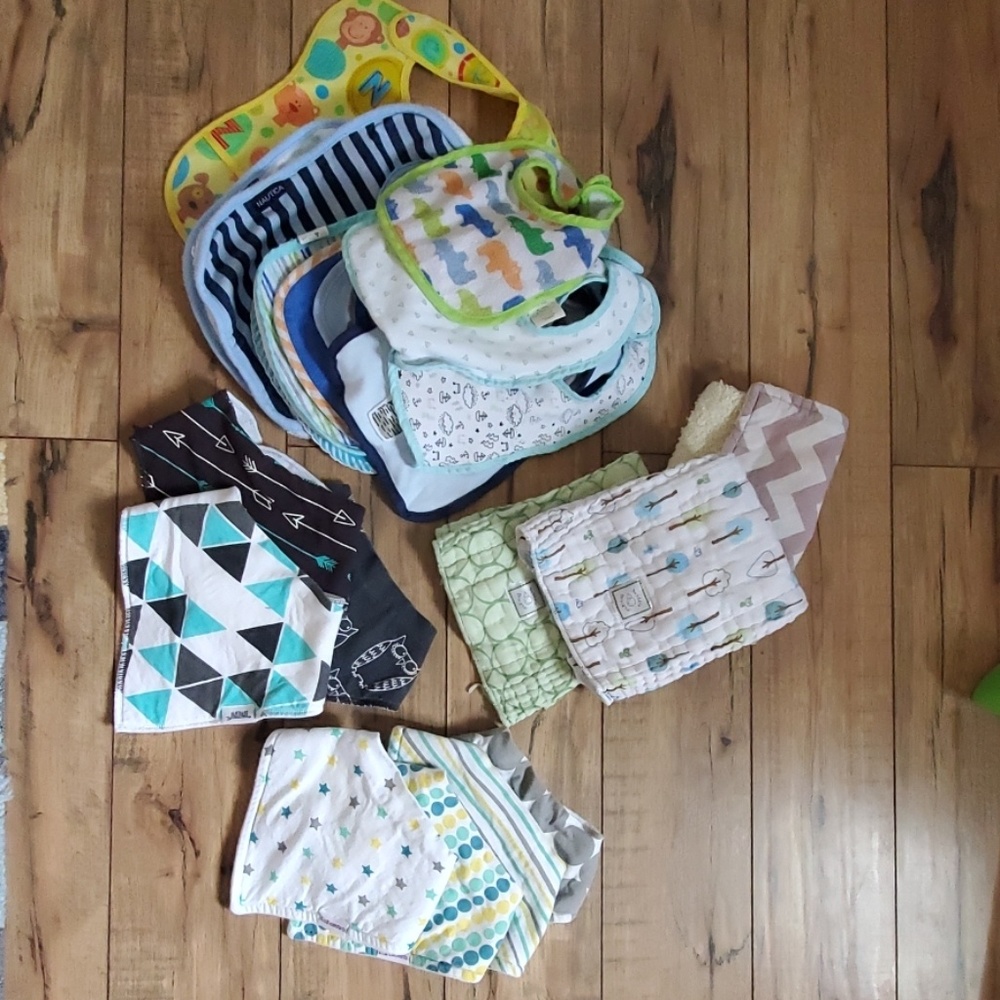 20+ bibs 3 Burb Clothes